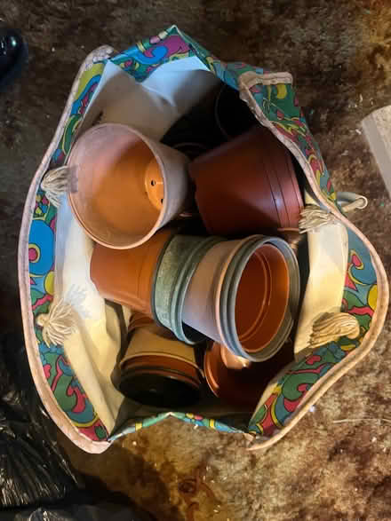Photo of free Bag of plant pots (Chessington KT9) #1