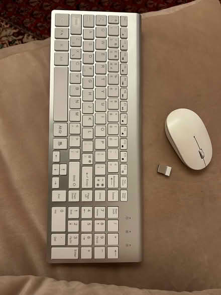 Photo of free wireless keyboard and mouse (Chiswick W4) #3