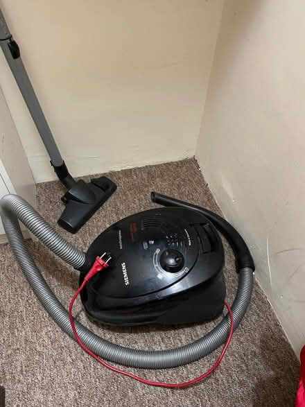 Photo of free FOR PARTS: vacuum cleaners/hoovers (Sion Hill) #1