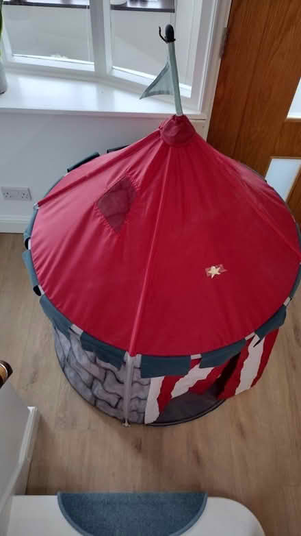 Photo of free Small Childs Collapsible Tent (Burntwood WS7) #1