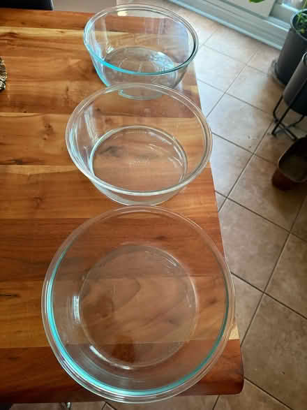 Photo of free 3 large Pyrex glass bowls (Mississauga/ Streetsville) #1