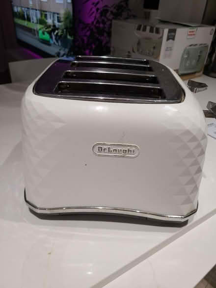 Photo of free White delongi toaster (CR0) #2