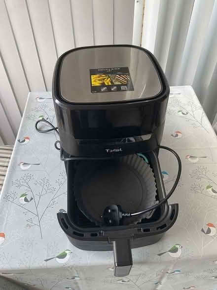 Photo of free Tefal Air Fryer with Grill 4.5L (Godalming GU72LD) #1