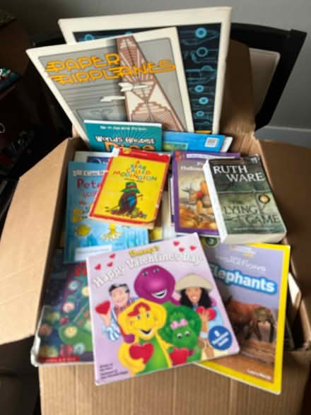 Photo of free Lots of children’s paperback books (Sunnyvale - Ponderosa Park) #1