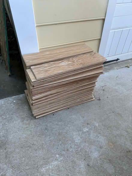 Photo of free Cut pieces of flooring (NE Vienna) #1