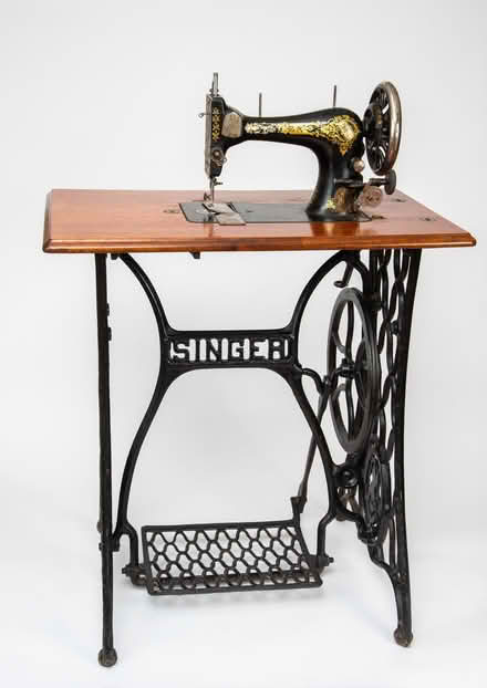 Photo of Sewing machine (Cardiff, Grangetown, CF11) #3