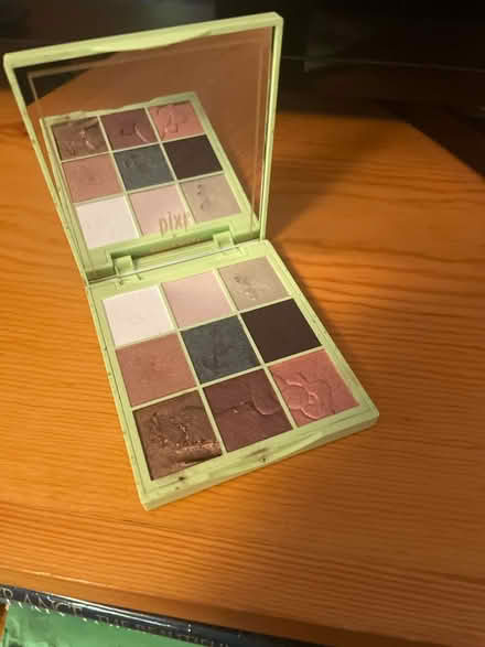 Photo of free Eye shadow compact (Dempster east of Ridge) #1