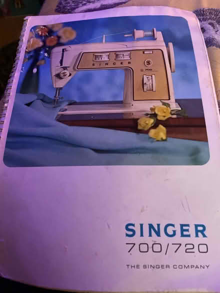 Photo of free Vintage Singer sewing machine (L24) #3