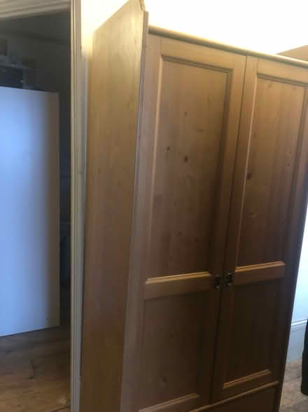 Photo of free Medium sized wardrobe (Upper Norwood SE19) #3