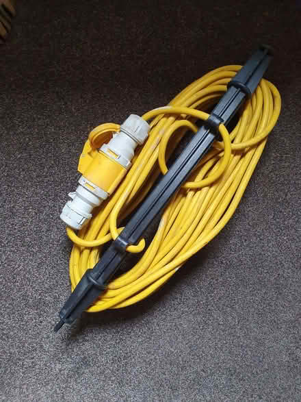 Photo of free 110 volt site cables and plugs (Wymondham NR18) #3