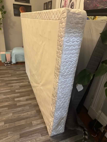 Photo of free queen box frame (Mt Vernon) #1