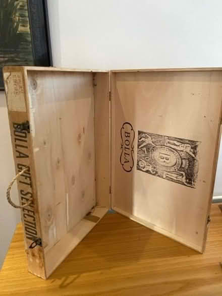 Photo of free Wooden (display) box (Merton Park SW19) #3
