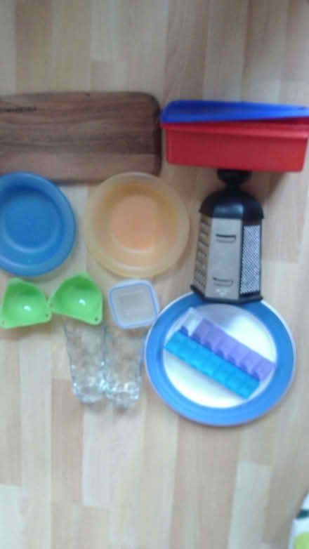 Photo of free Various kitchen items (SW15 ROE) (SW15 Roehampton) #1