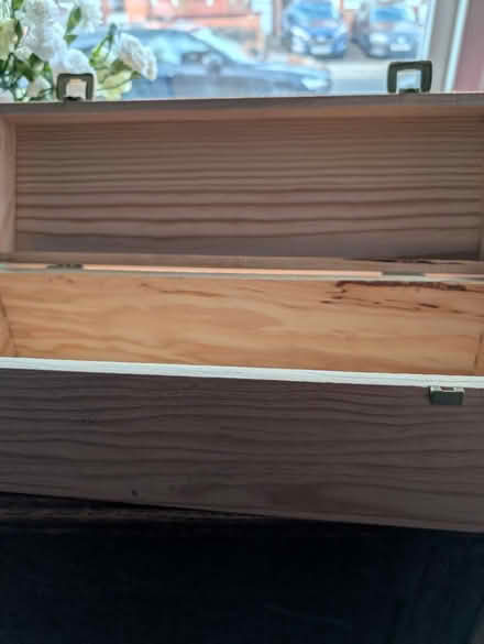 Photo of free Strong wooden wine box (Neasden NW10) #3