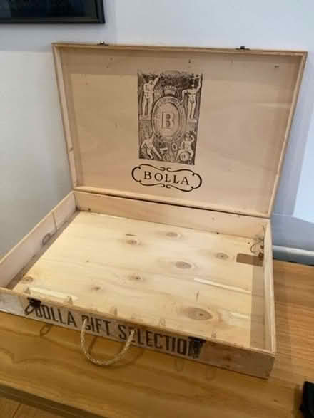 Photo of free Wooden (display) box (Merton Park SW19) #2
