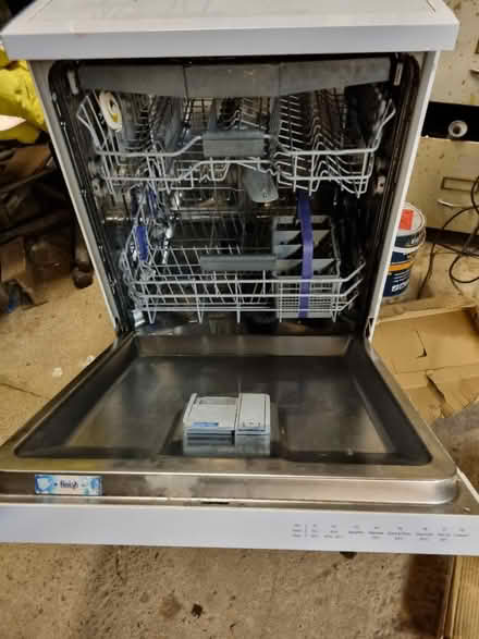 Photo of free Beko Dishwasher ....READ FULLY (Hewell B97) #2
