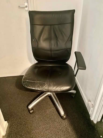 Photo of free Office / Desk chair (Mossley OL5) #1