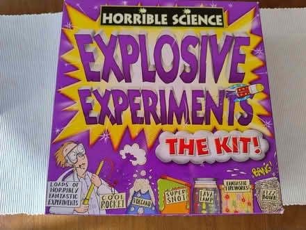Photo of free Horrible Science - Explosive Experiments Kit (Top Amersham HP6) #1