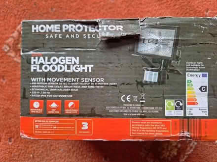 Photo of free BNIB Halogen Floodlamp with PIR (High Compley FY3) #2