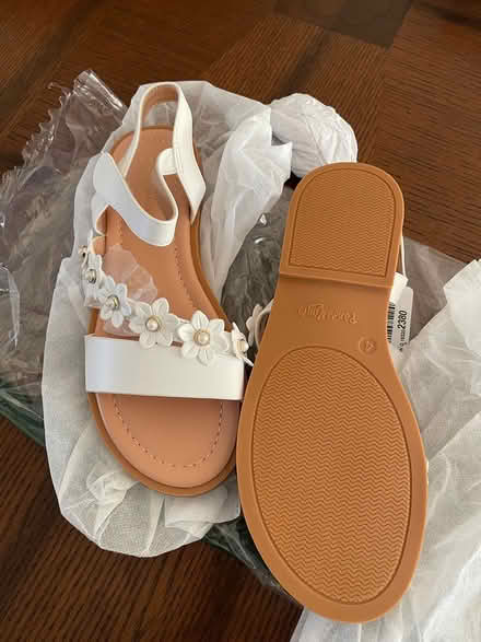 Photo of free White sandals (Amityville) #2