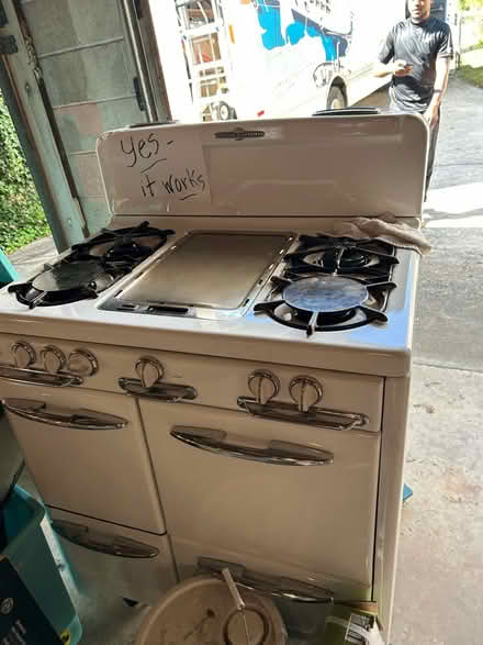 Photo of free Vintage gas stove (Winston Salem) #1