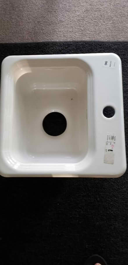 Photo of free Small sink Biscuit color (Bartlett downtown) #4