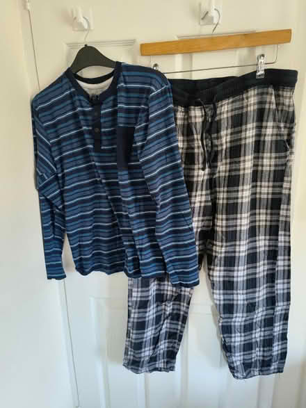Photo of free Mens pyjamas size M (SE26) #1
