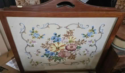 Photo of free Embroidered fire Screen (AB10) #1