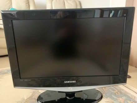 Photo of free 26” Samsung tv (Forest Green GL6) #1