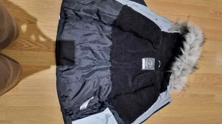 Photo of free Age 5 winter puffer coat brand new (Dickens heath B90) #1