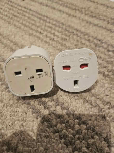 Photo of free Uk to euro plug convertor (Camberwell) #2