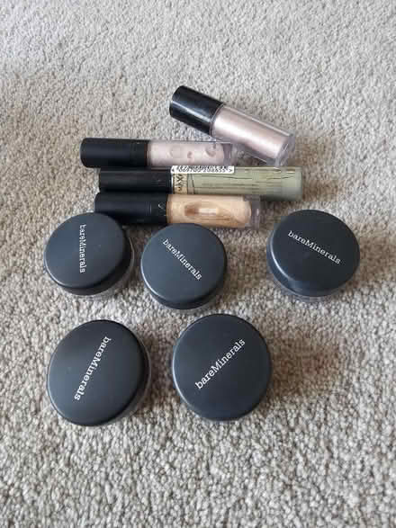 Photo of free Bare minerals loose powder (Ealing Broadway, W5) #1
