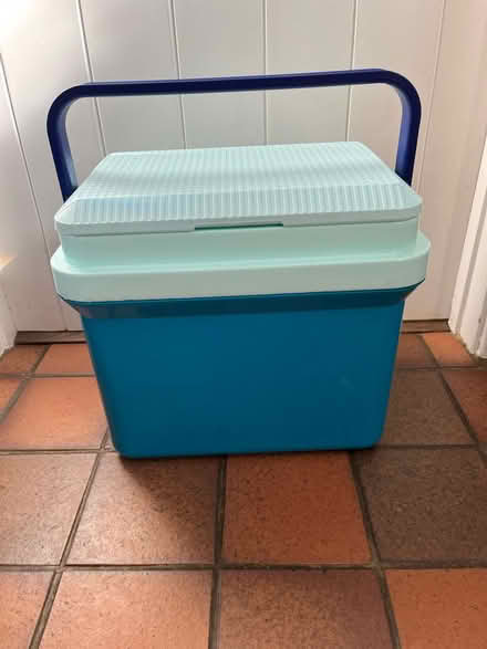 Photo of free Cool box (Hitchin Herts) #1