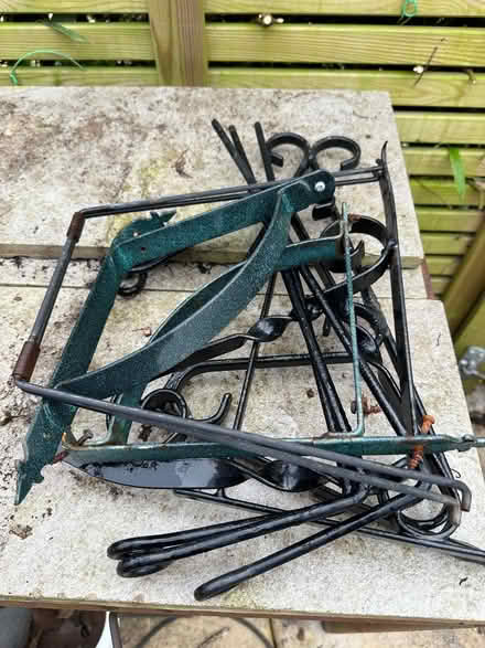 Photo of free Assortment Garden wall hangars and garden (Trumpsgreen GU25) #1