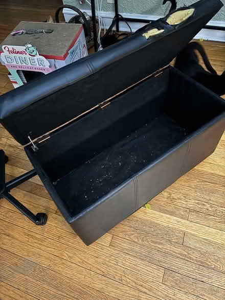 Photo of free storage ottoman, some damage (Chicago Edgewater) #1