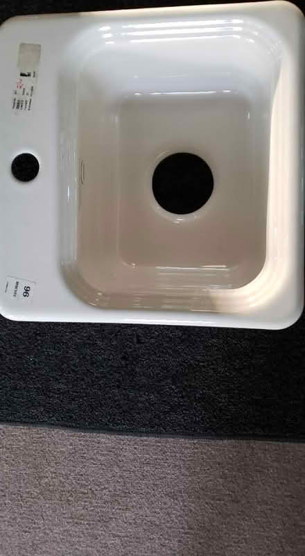 Photo of free Small sink Biscuit color (Bartlett downtown) #1
