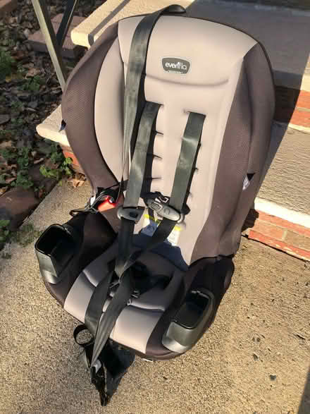 Photo of free Evenflo baby car seat (07110) #1