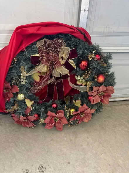 Photo of free Christmas decor (South livermore near 84) #3