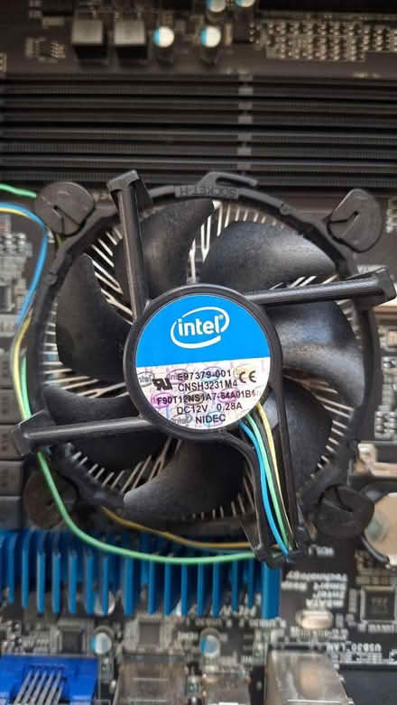Photo of free motherboard and graphic card (DE15) #3