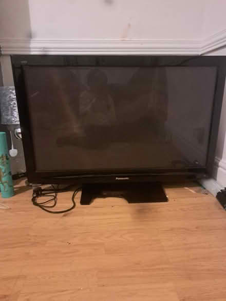 Photo of free LG and Panasonic TV (LA4 Bare) #2