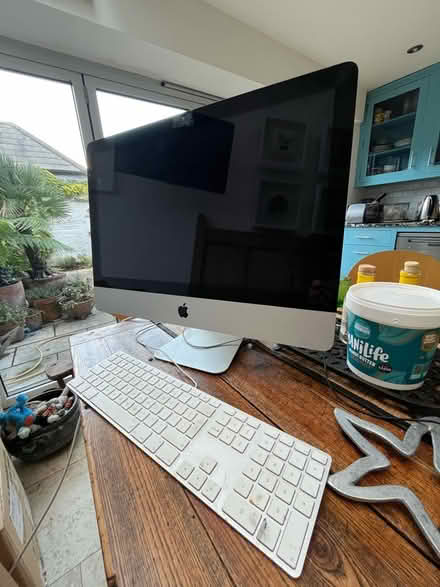 Photo of free iMac 2009, 21.5 inch (Chiswick W4) #1