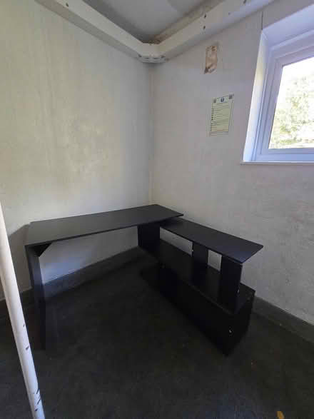 Photo of free Desk (SE3) #1