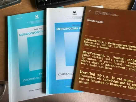 Photo of free 3 A4 books on Statistics - Open University DSE202 course (Cookridge LS16) #1