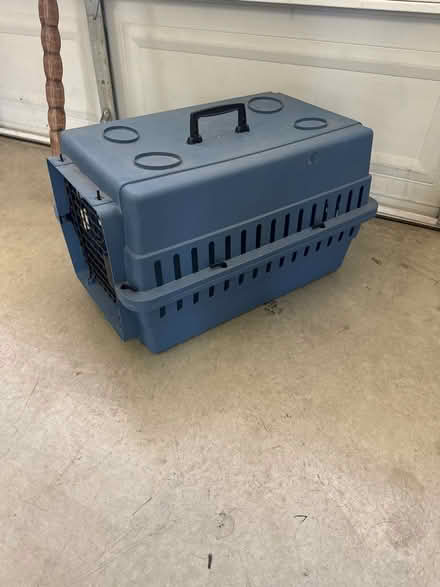 Photo of free Dog or cat kennel (South livermore near 84) #2