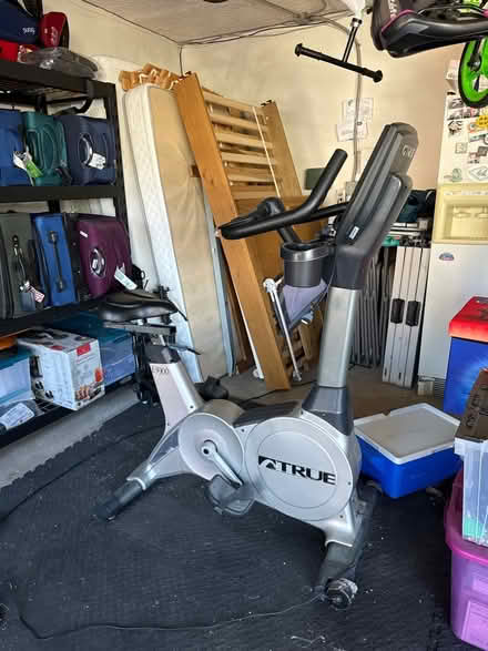 Photo of free True ES900 Stationary Bike (La costa) #1