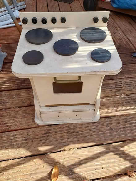 Photo of free Toy stove and oven (Twickenham TW2) #1
