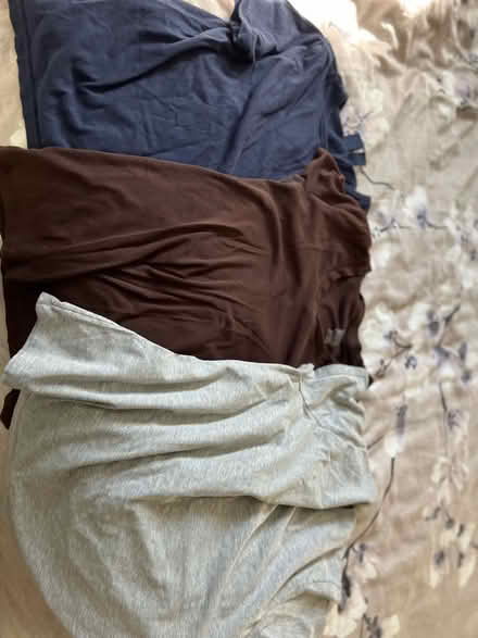 Photo of free Women’s size S/M Tshirts (94304) #1