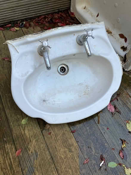 Photo of free bathroom basin with two taps and tails for connection (Kennington OX1) #3