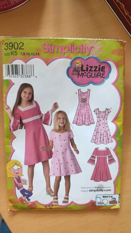 Photo of free Simplicity girl's dress pattern (Earlsdon CV5) #1