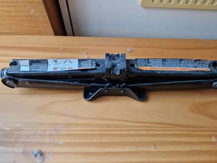 Photo of free Scissor jacks (Crewe CW2 7NS) #3